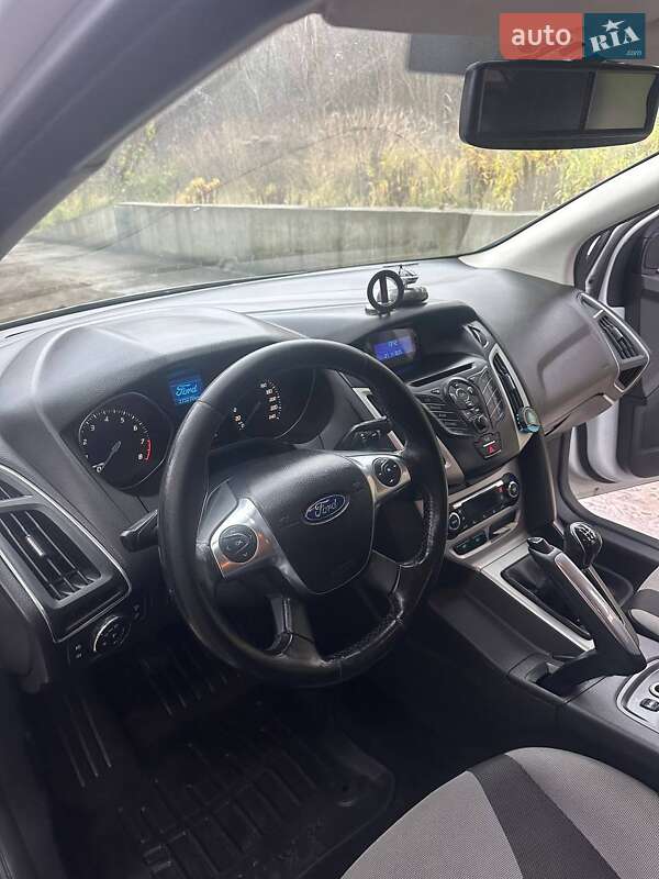 Хэтчбек Ford Focus 2012 в Киеве