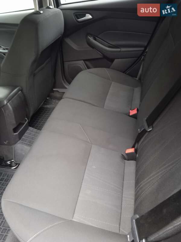 Хэтчбек Ford Focus 2015 в Львове фото 28 Хэтчбек Ford Focus 2015 в Львове