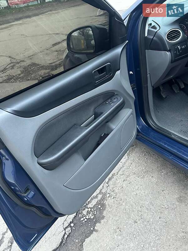 Седан Ford Focus 2011 в Могилів-Подільському