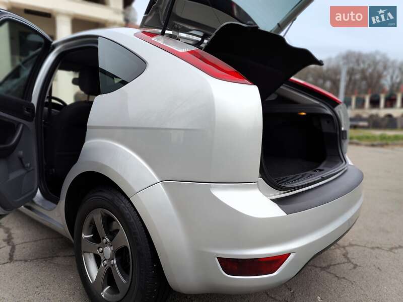 Хетчбек Ford Focus 2008 в Києві