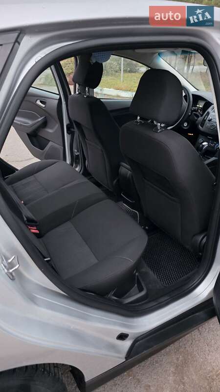 Хэтчбек Ford Focus 2014 в Золочеве