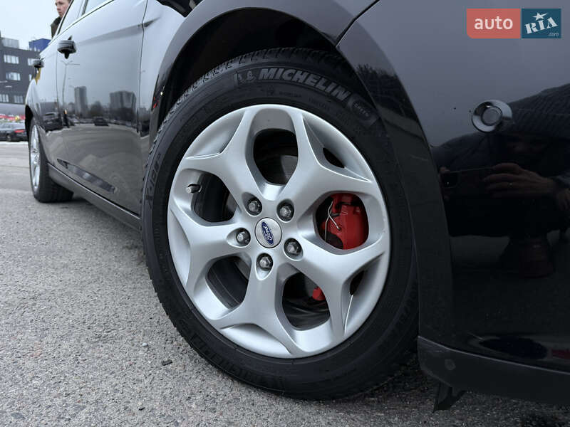 Хетчбек Ford Focus 2011 в Києві