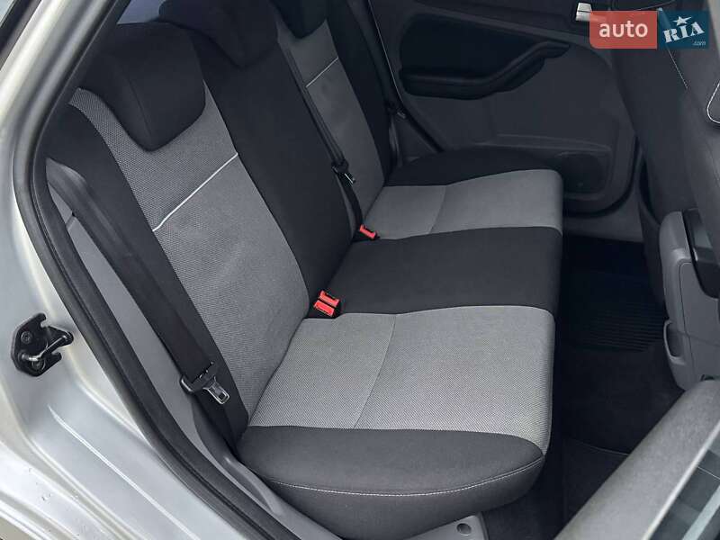 Хетчбек Ford Focus 2010 в Києві фото 24 Хетчбек Ford Focus 2010 в Києві