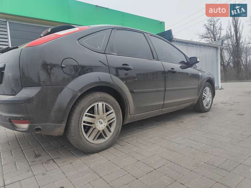 Хэтчбек Ford Focus 2007 в Новомосковске