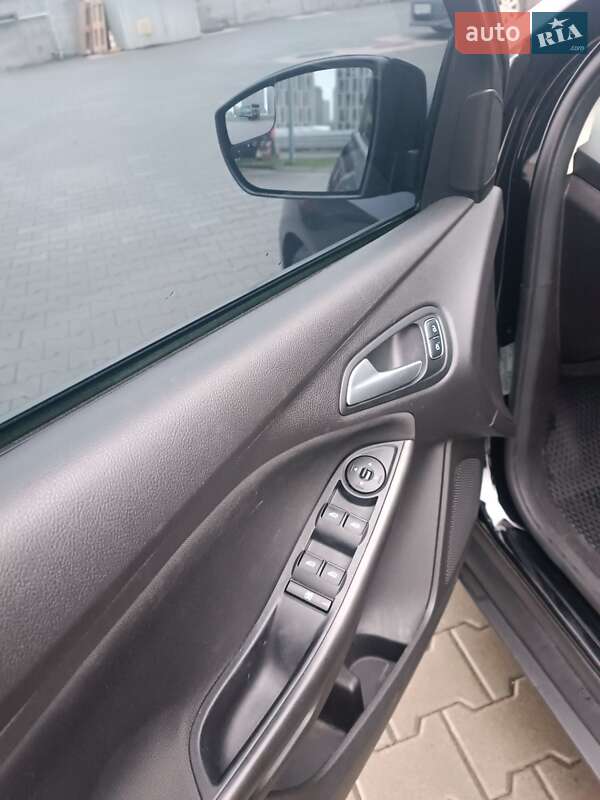 Хэтчбек Ford Focus 2016 в Киеве