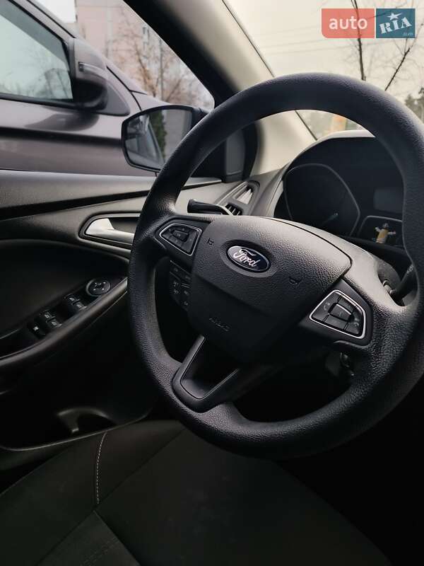 Хэтчбек Ford Focus 2016 в Киеве