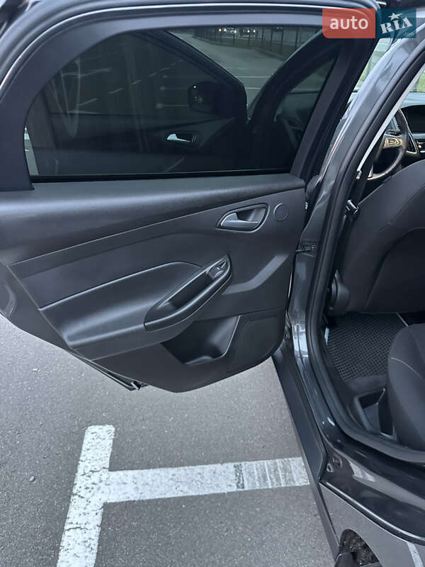 Седан Ford Focus 2018 в Киеве фото 10 Седан Ford Focus 2018 в Киеве