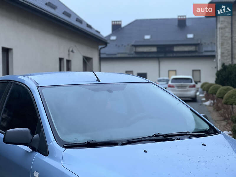 Седан Ford Focus 2006 в Жовкві