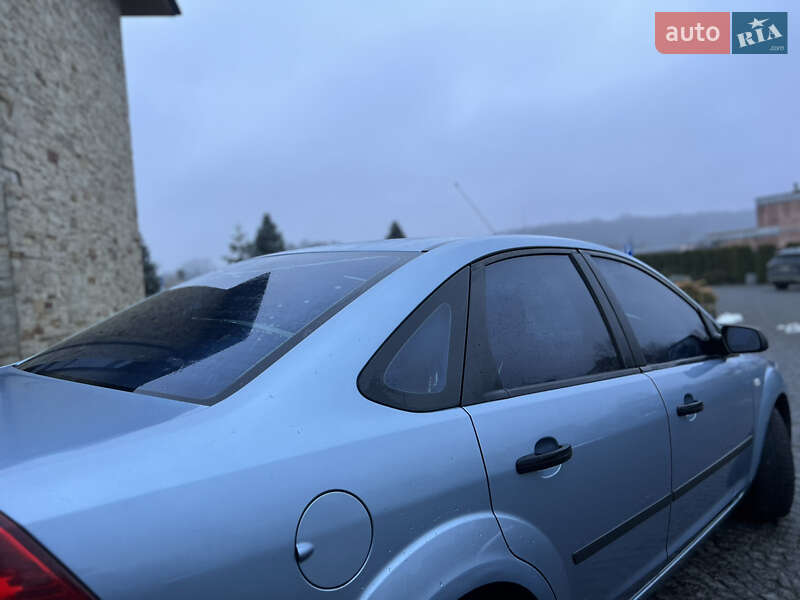 Седан Ford Focus 2006 в Жовкві