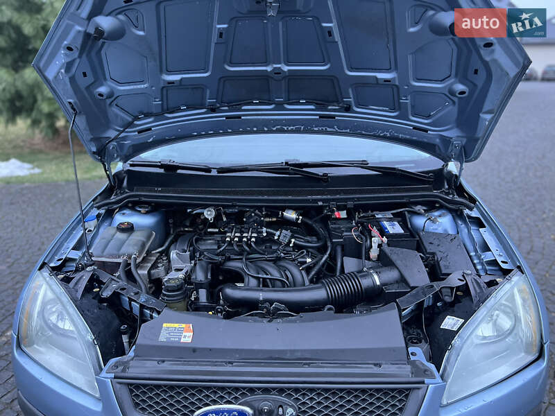 Седан Ford Focus 2006 в Жовкві