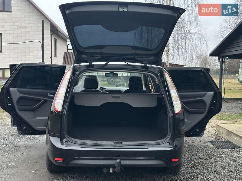 Универсал Ford Focus 2010 в Любешове