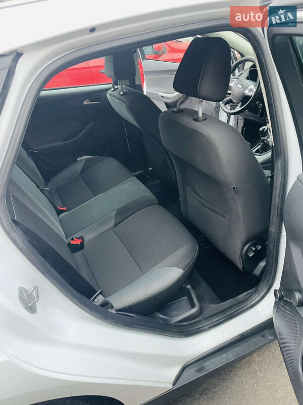 Хэтчбек Ford Focus 2012 в Киеве фото 18 Хэтчбек Ford Focus 2012 в Киеве