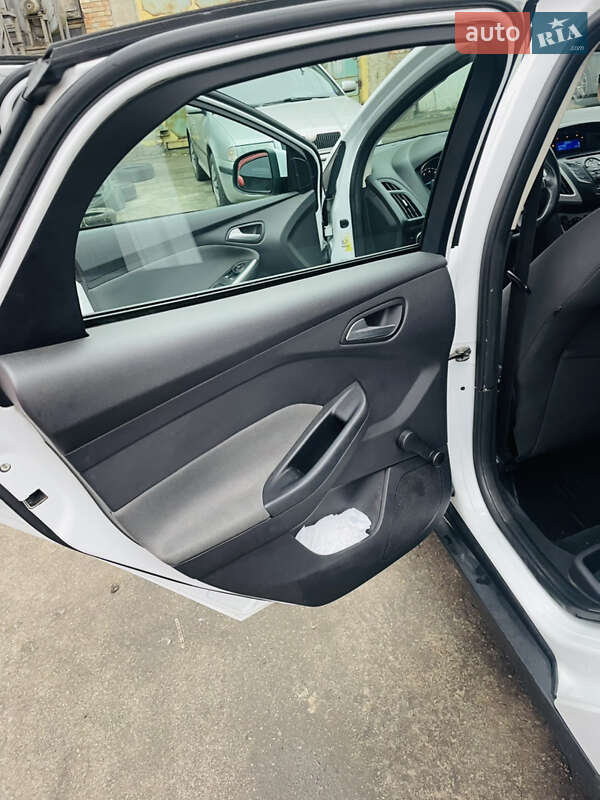 Хэтчбек Ford Focus 2012 в Киеве фото 22 Хэтчбек Ford Focus 2012 в Киеве