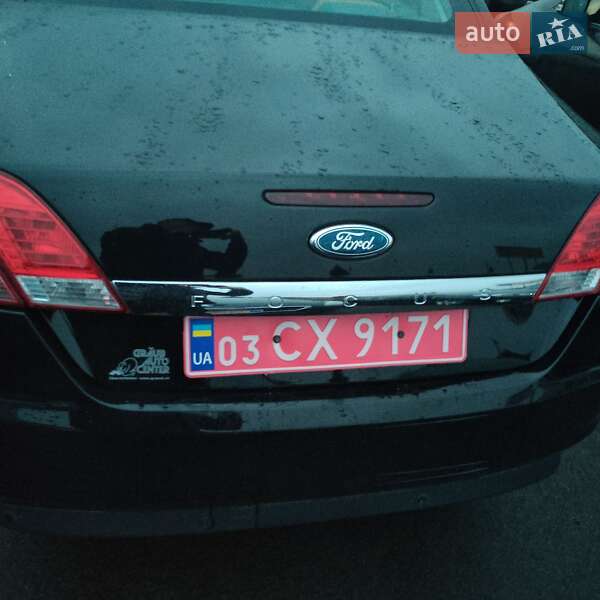 Кабриолет Ford Focus 2011 в Ровно