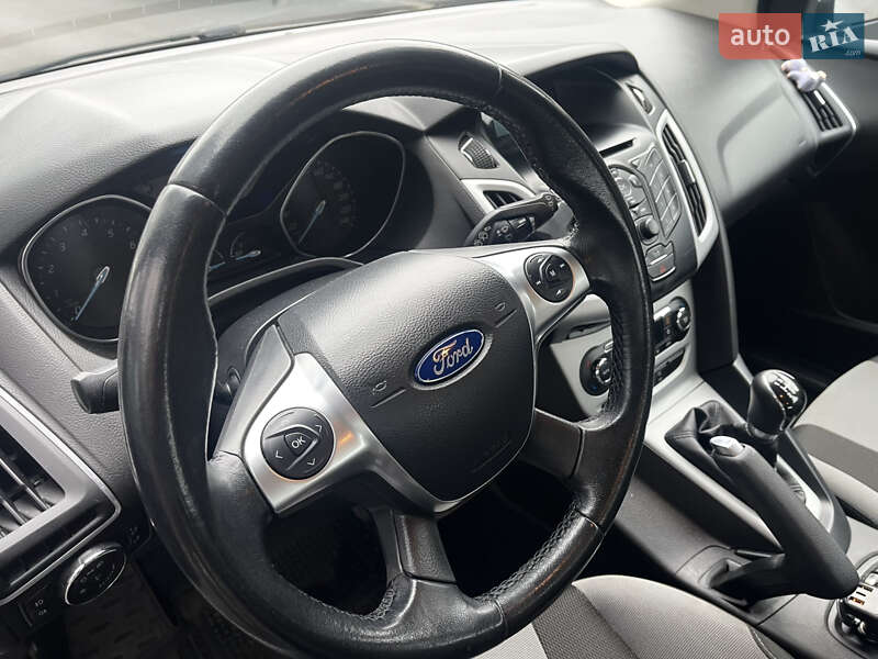 Хэтчбек Ford Focus 2014 в Чернигове