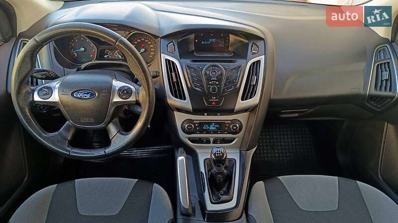 Хэтчбек Ford Focus 2013 в Киеве фото 8 Хэтчбек Ford Focus 2013 в Киеве