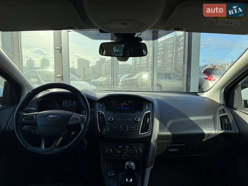 Хэтчбек Ford Focus 2015 в Киеве фото 13 Хэтчбек Ford Focus 2015 в Киеве