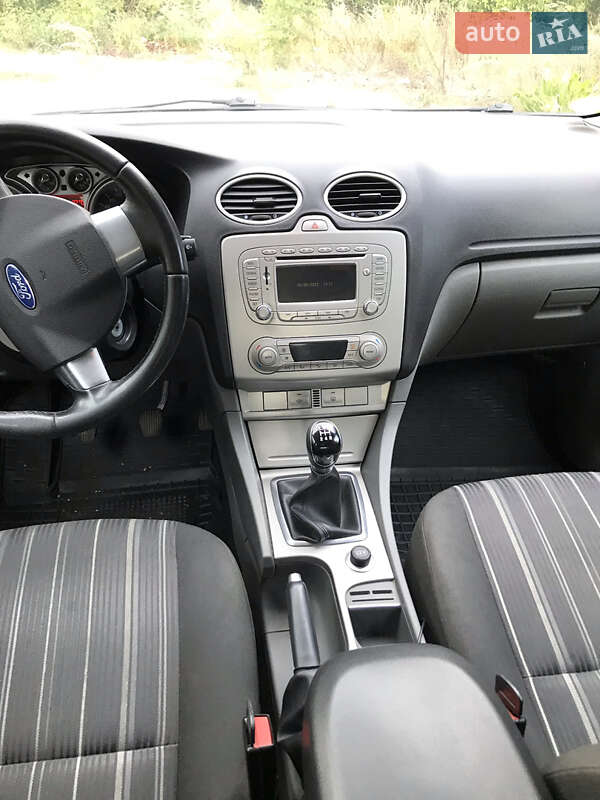 Универсал Ford Focus 2008 в Глухове