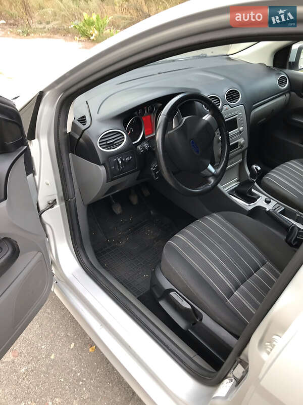 Универсал Ford Focus 2008 в Глухове