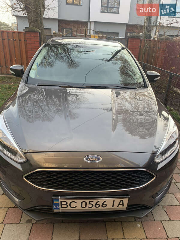 Седан Ford Focus 2015 в Львові