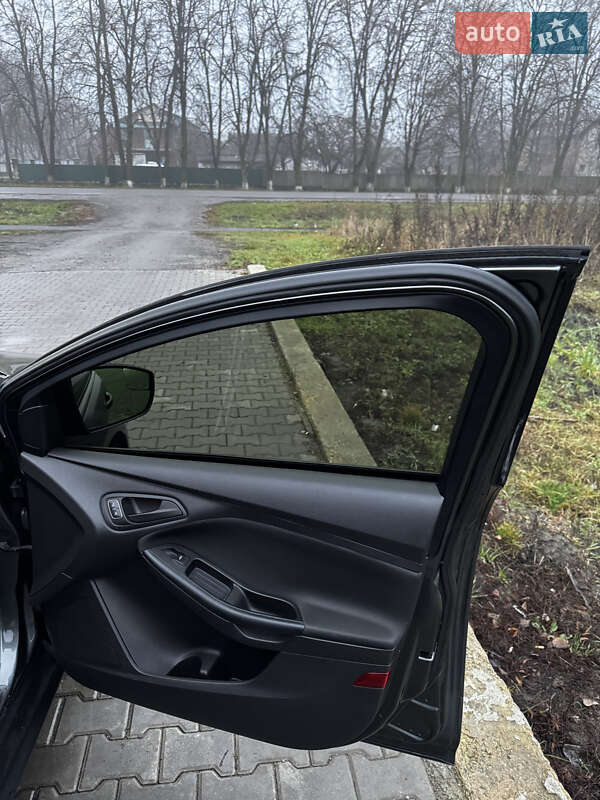 Седан Ford Focus 2014 в Вишневом