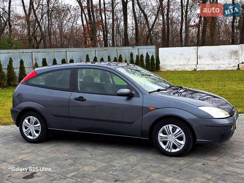 Хэтчбек Ford Focus 2002 в Луцке