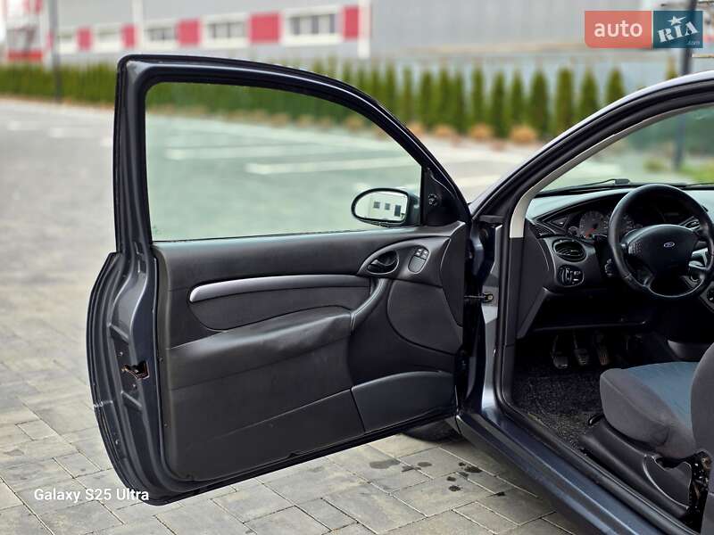 Хэтчбек Ford Focus 2002 в Луцке