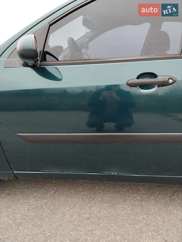 Седан Ford Focus 2004 в Мироновке