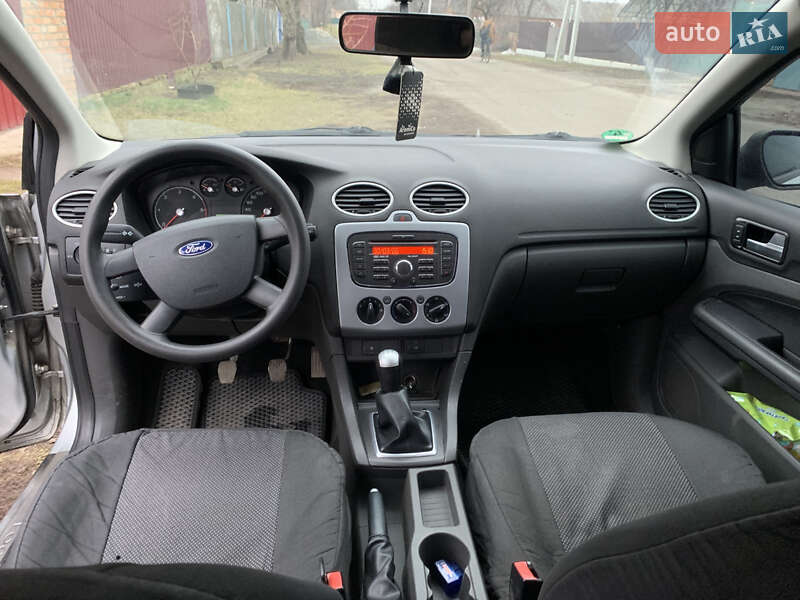 Универсал Ford Focus 2005 в Ромнах фото 9 Универсал Ford Focus 2005 в Ромнах