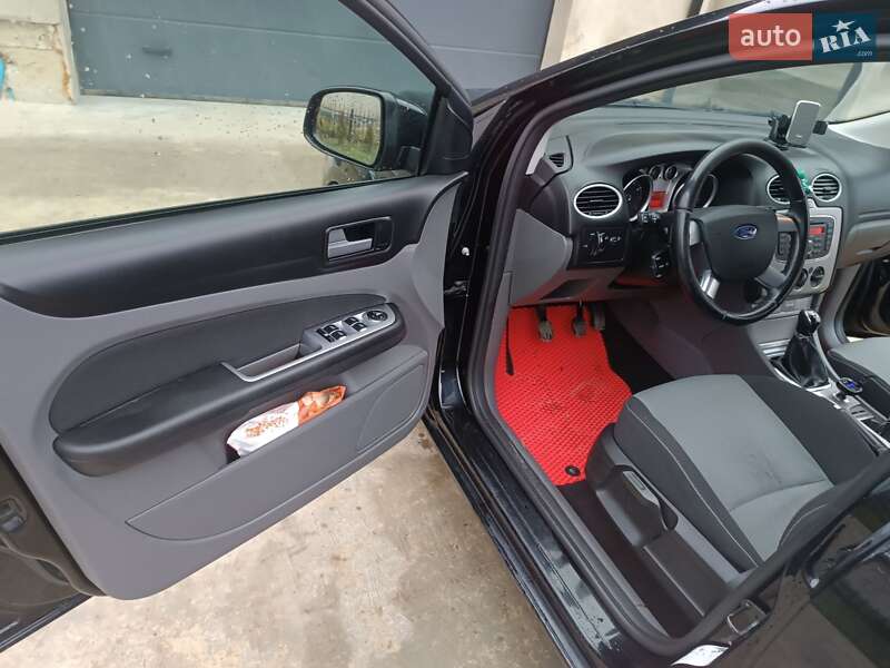 Седан Ford Focus 2010 в Сторожинці