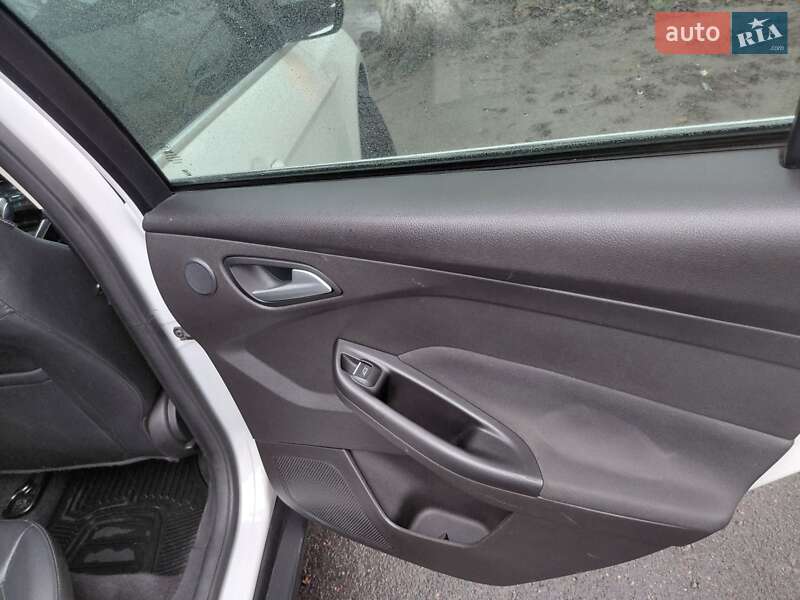 Хэтчбек Ford Focus 2015 в Новоархангельске фото 13 Хэтчбек Ford Focus 2015 в Новоархангельске