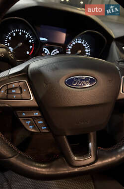 Хэтчбек Ford Focus 2016 в Киеве
