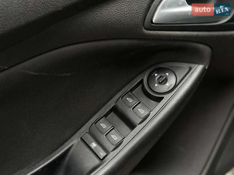 Хэтчбек Ford Focus 2016 в Киеве фото 18 Хэтчбек Ford Focus 2016 в Киеве