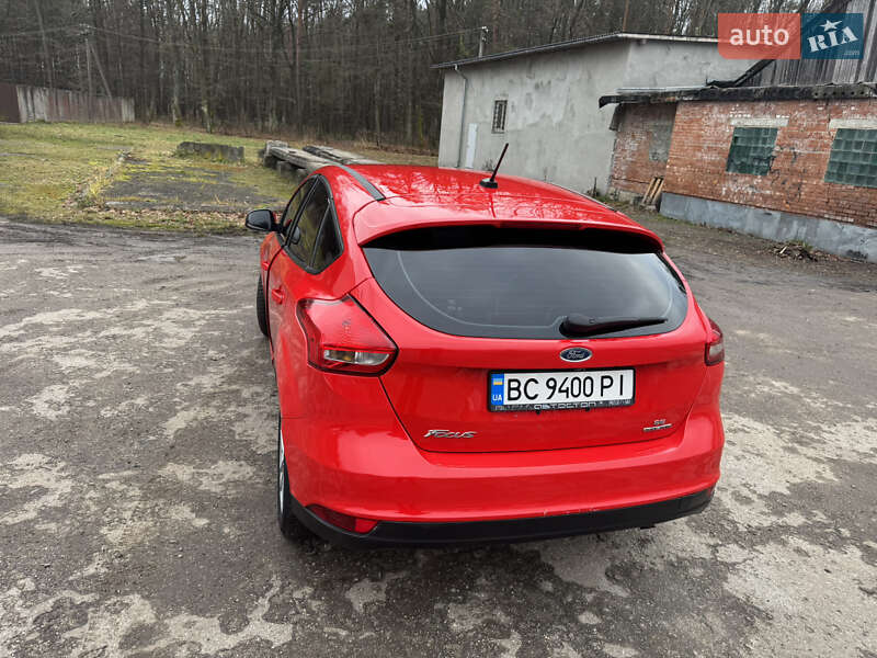 Хетчбек Ford Focus 2015 в Городку