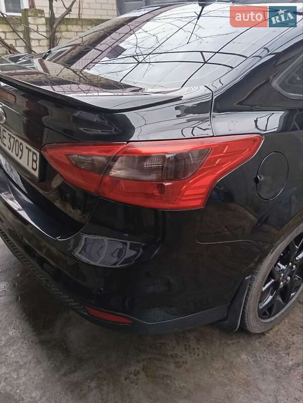 Седан Ford Focus 2014 в Новомосковске
