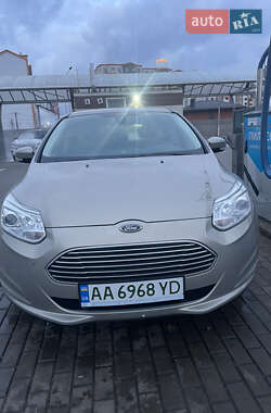 Хэтчбек Ford Focus 2017 в Гатном