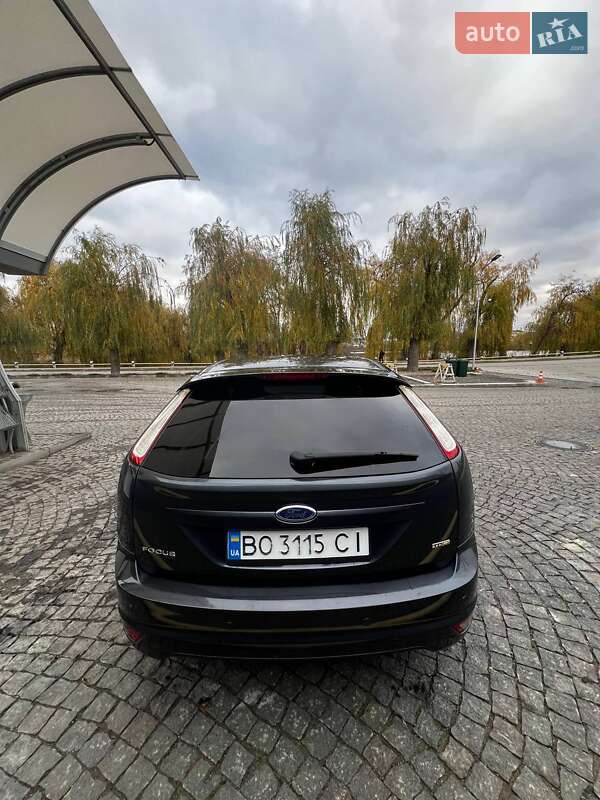 Хэтчбек Ford Focus 2010 в Тернополе