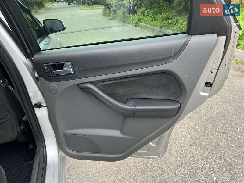 Седан Ford Focus 2007 в Киеве фото 17 Седан Ford Focus 2007 в Киеве