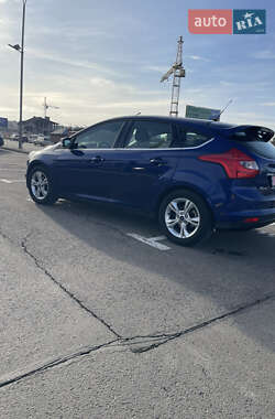 Хэтчбек Ford Focus 2014 в Луцке