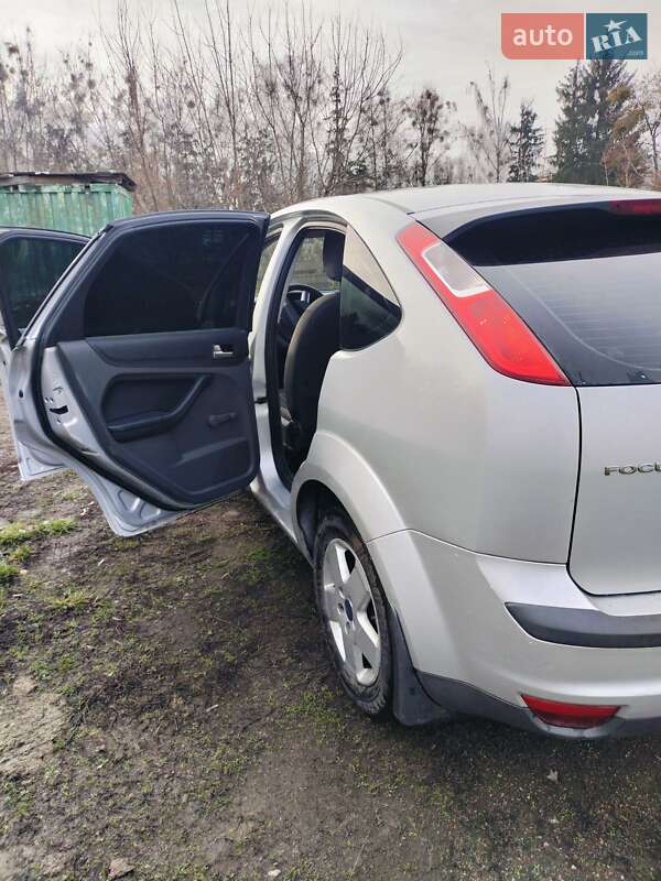 Хэтчбек Ford Focus 2006 в Радомышле фото 8 Хэтчбек Ford Focus 2006 в Радомышле