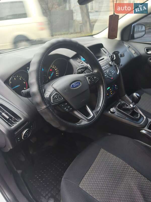 Хэтчбек Ford Focus 2017 в Глухове фото 16 Хэтчбек Ford Focus 2017 в Глухове