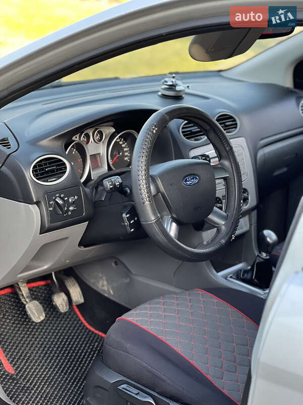 Универсал Ford Focus 2008 в Жовкве