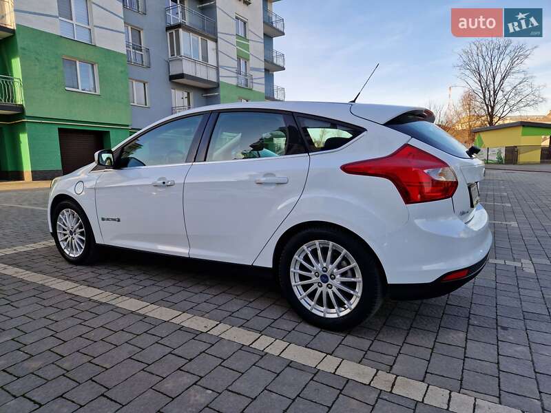 Хэтчбек Ford Focus 2014 в Ивано-Франковске