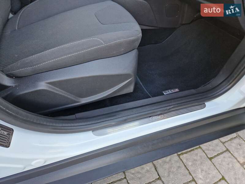 Хэтчбек Ford Focus 2014 в Ивано-Франковске