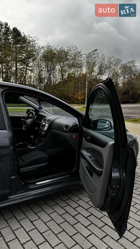 Хэтчбек Ford Focus 2010 в Львове