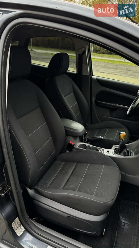 Хэтчбек Ford Focus 2010 в Львове