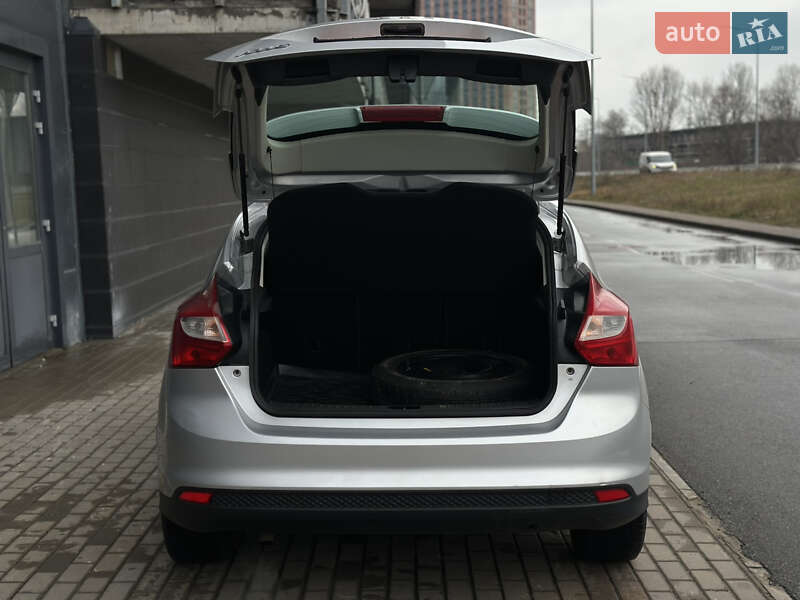 Хэтчбек Ford Focus 2012 в Киеве