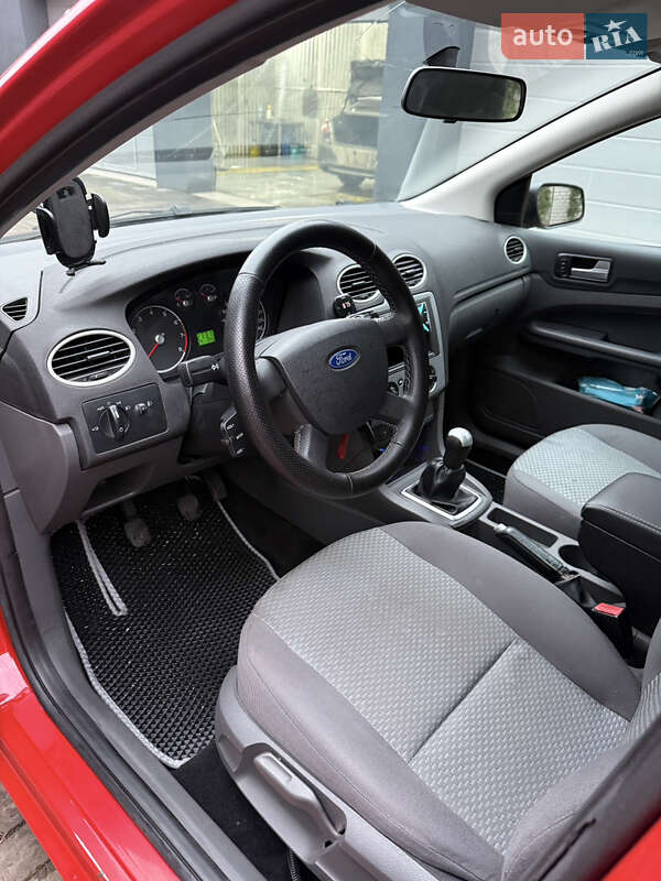 Хэтчбек Ford Focus 2004 в Кременчуге