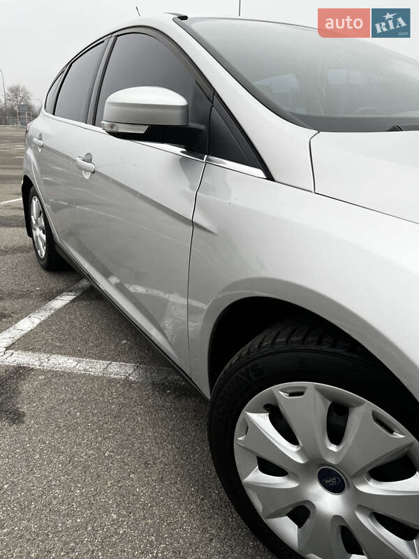 Хетчбек Ford Focus 2014 в Києві фото 24 Хетчбек Ford Focus 2014 в Києві