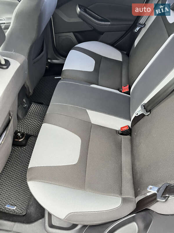 Хетчбек Ford Focus 2014 в Києві фото 41 Хетчбек Ford Focus 2014 в Києві